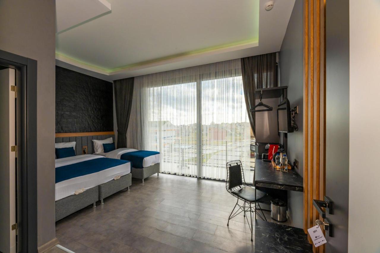 Melanj Airport Hotel Arnavutkoy Bagian luar foto